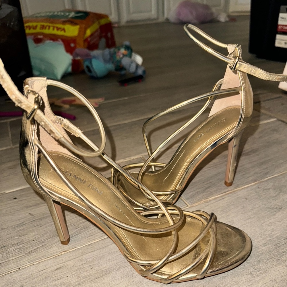 Used Gold heels size 6.5